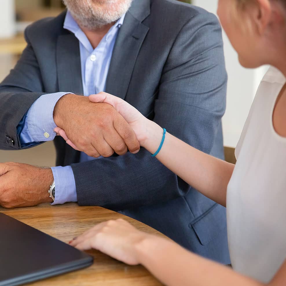 Somos una firma de abogados, conformada por profesionales con más de 30 años de experiencia al servicio de empresas y particulares. Ofrecemos servicios jurídicos integrales y nos hemos especializado en asuntos de alta complejidad técnica.